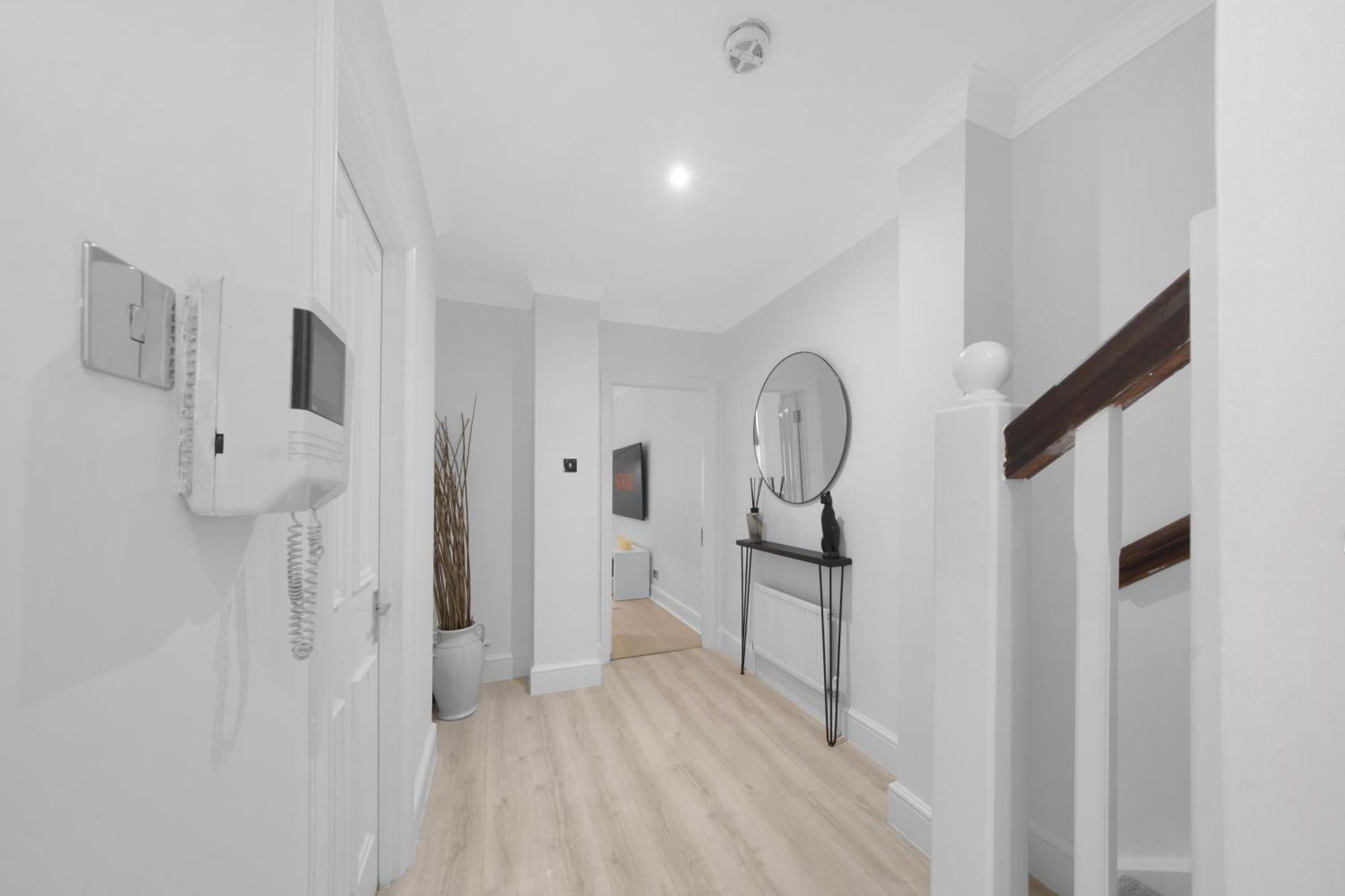 לונדון Oxford Street Homestay מראה חיצוני תמונה
